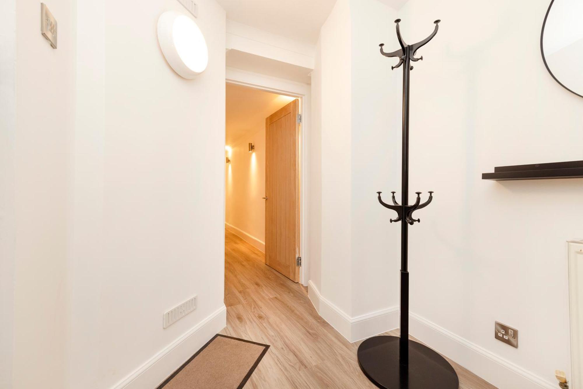 Joivy 3Br Flat In Haymarket With Free Parking Единбург Екстериор снимка